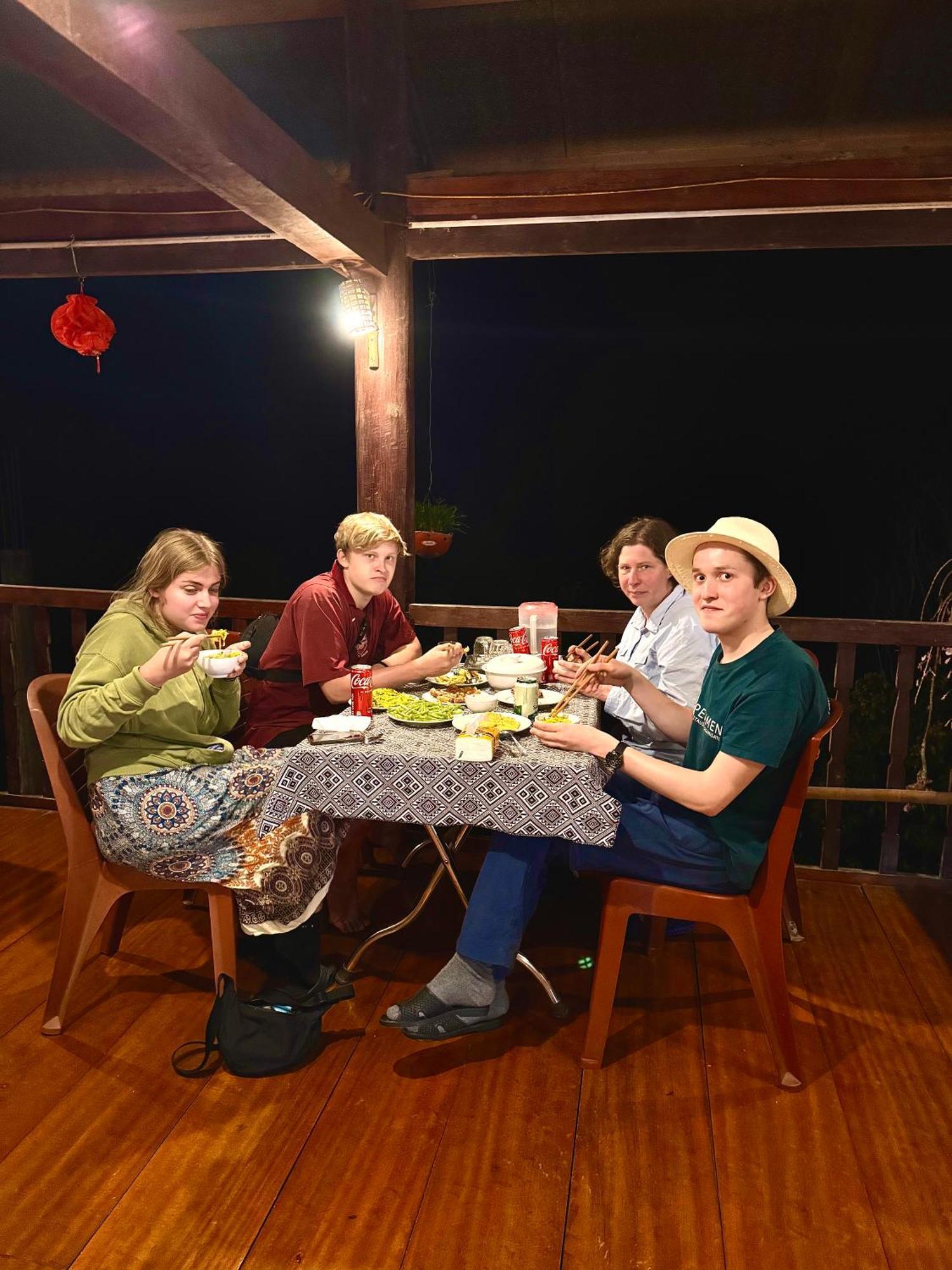 Ba Be Lake-Huyen Hao Homestay Экстерьер фото